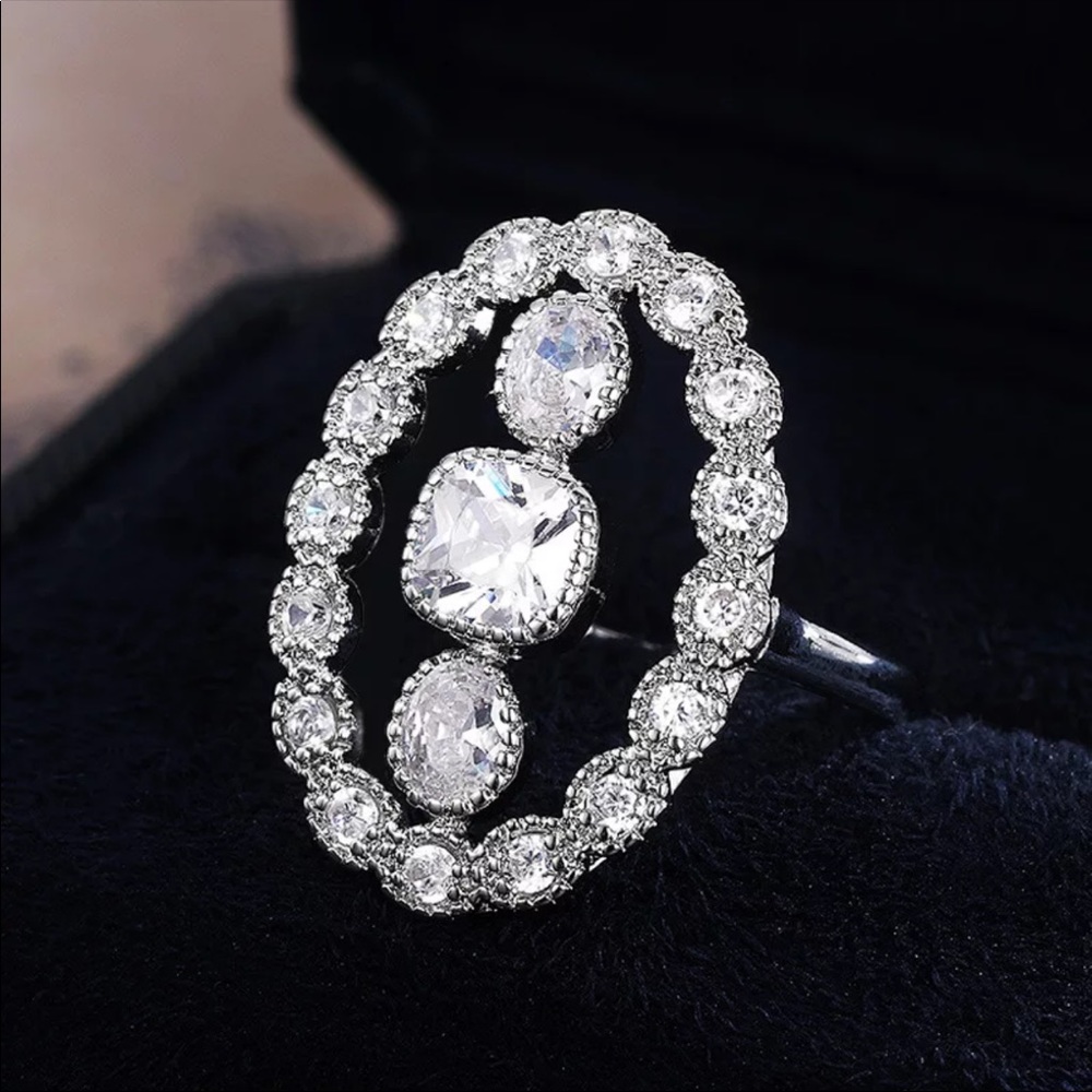 New Luxury 925 Silver Square Oval Dazzling Ring - Picture 2 of 5